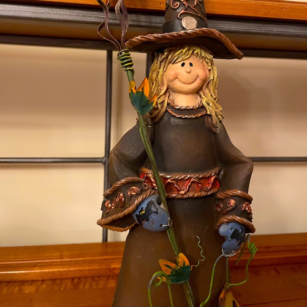 Good Witch - Picture 5 of 8